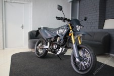 Motard 200-01.jpg