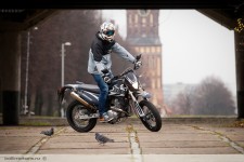 BM_Motard250-01.jpg