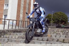 BM_Motard250-08.jpg